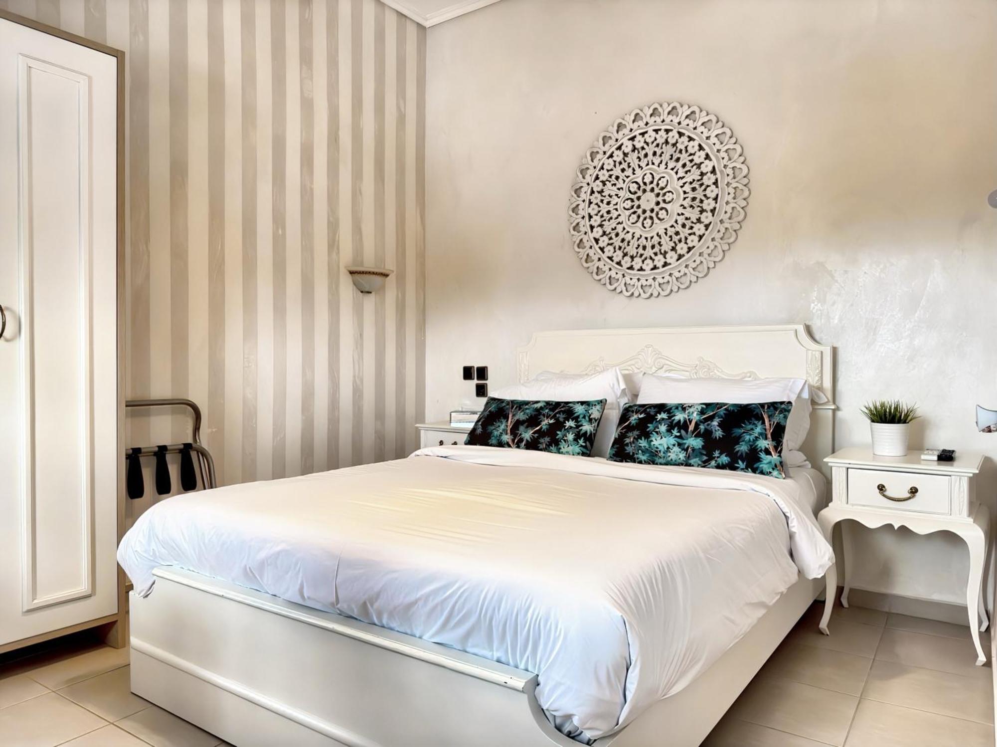 Panorama Suites & Spa - Adults Only Sztómio Szoba fotó